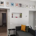 Lory\'S Room